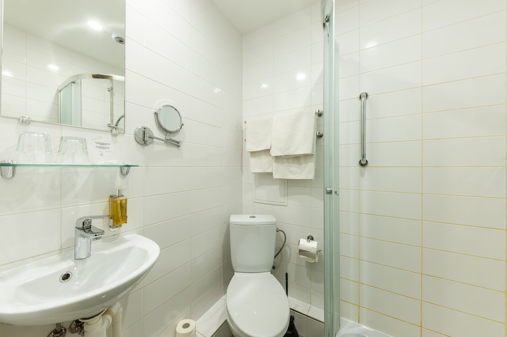 Standard Double or Twin room with Gym access - Photo 4
