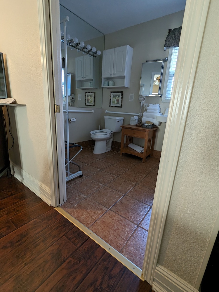 Accessible Standard Deluxe Twin photo 2