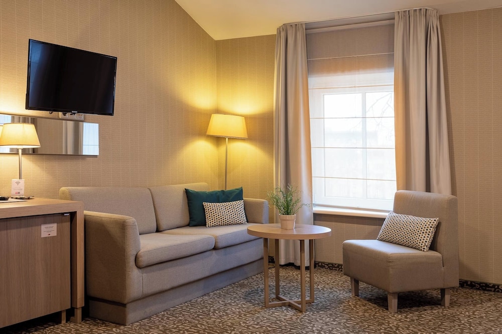 Deluxe Room - Photo 3