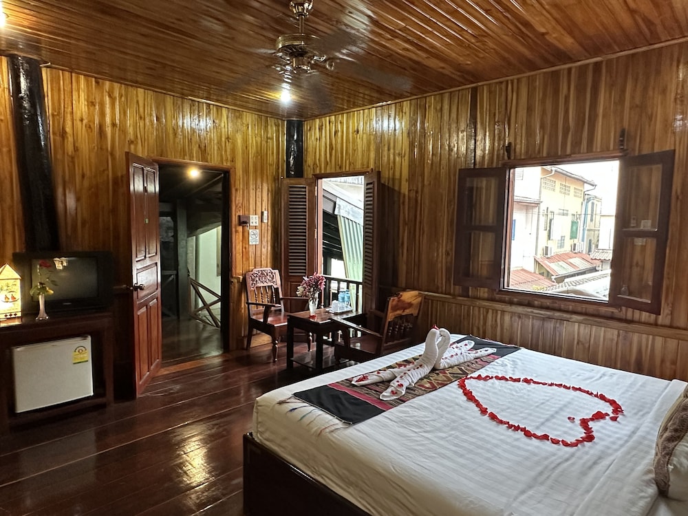 Deluxe Double Room - Photo 20