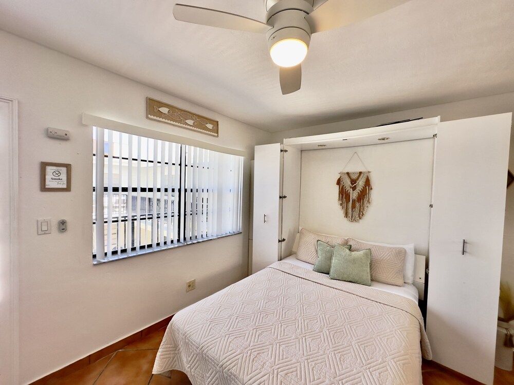 Beach Lover s Studio Apartment in Hollywood FL, Photo 12