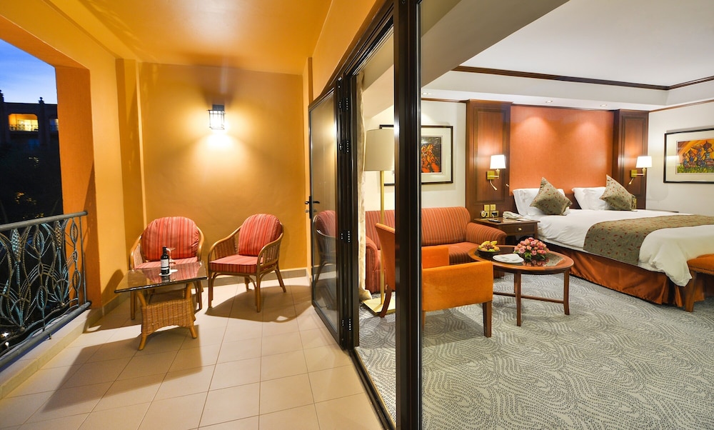 Superior Room, 1 King Bed - Photo 3