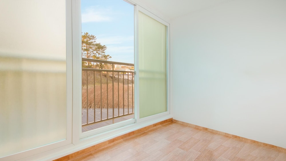 Basic Room, 1 Bedroom (B206) - Photo 4