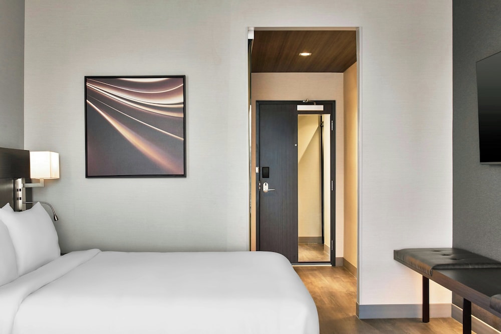 Classic Room, 1 King Bed