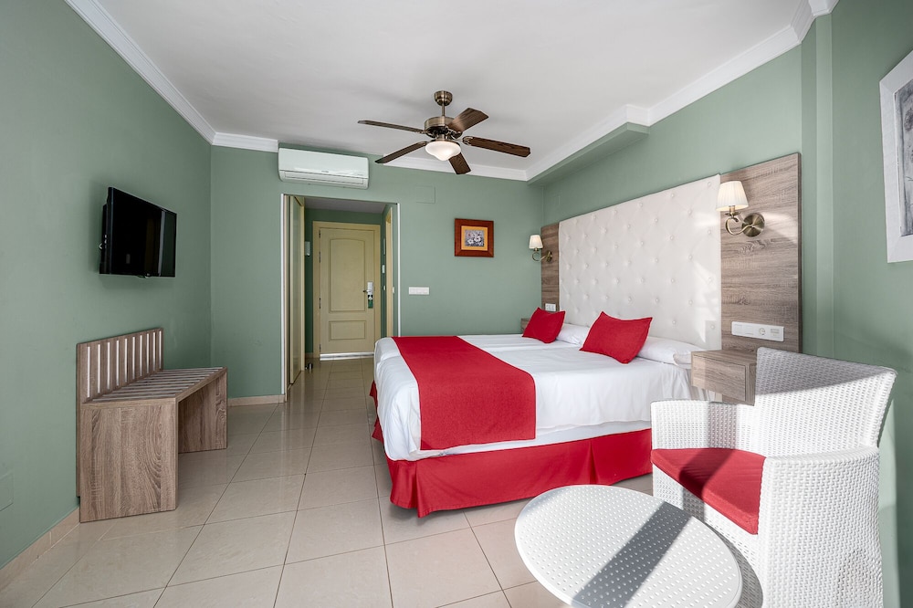 Comfort Room, Terrace, Partial Ocean View - Photo 1