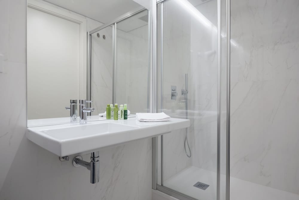 Superior Twin Room - Photo 7