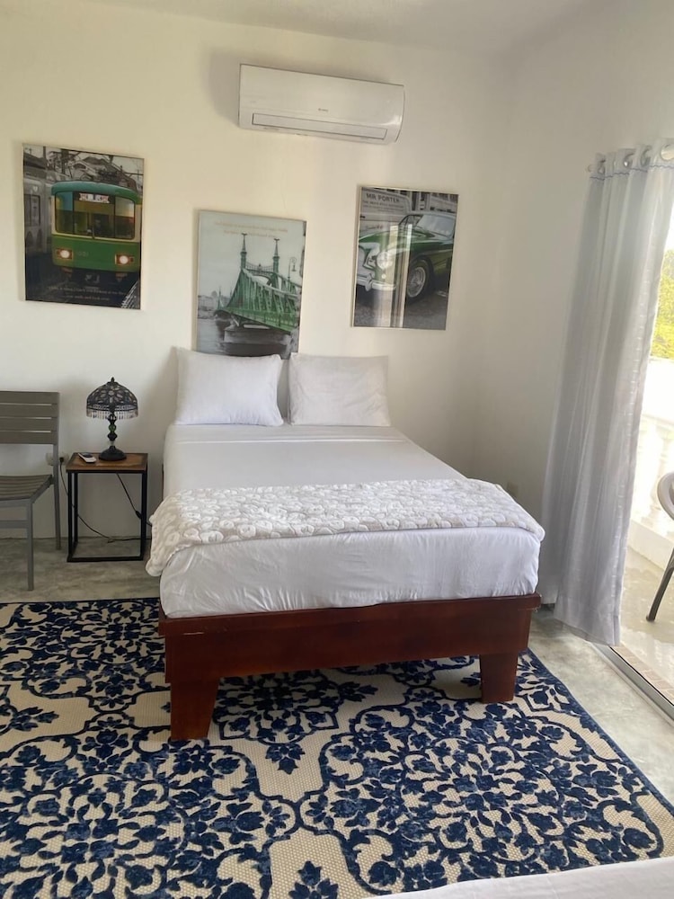 God Father #4 Single Room, 1 Queen Bed, Non Smoking, Ocean View