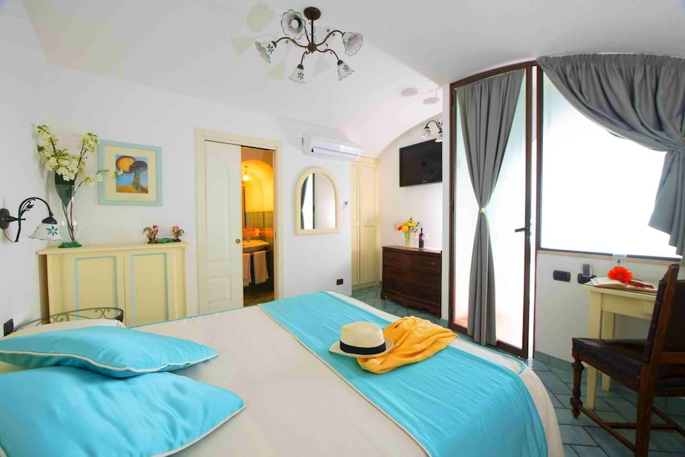 Classic Double Room - Photo 1