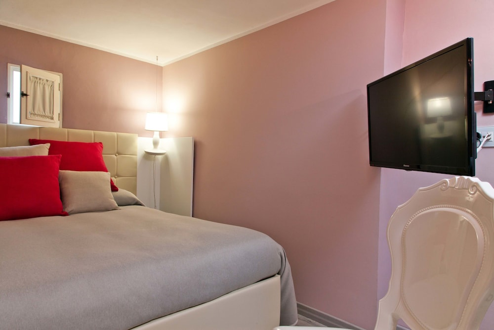 Basic Single Room, 1 Large Twin Bed photo 1