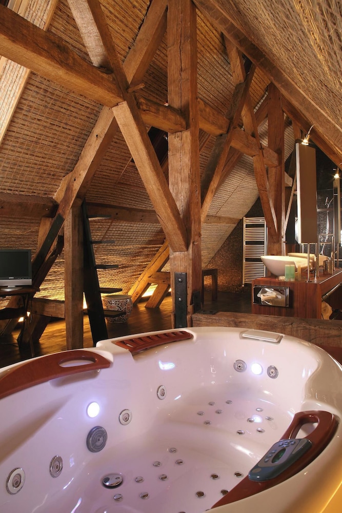 Royal Suite (avec Baignoire Spa) Royal Suite (avec Baignoire Spa)