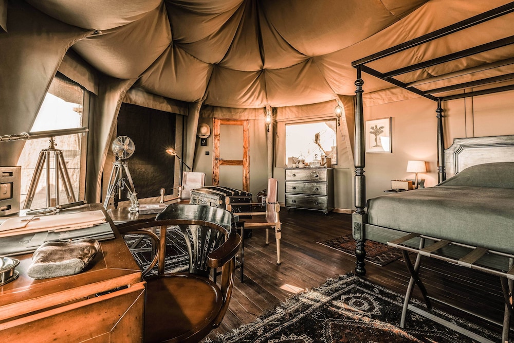 Deluxe Room, 1 King Bed (1-Bedroom Tent)