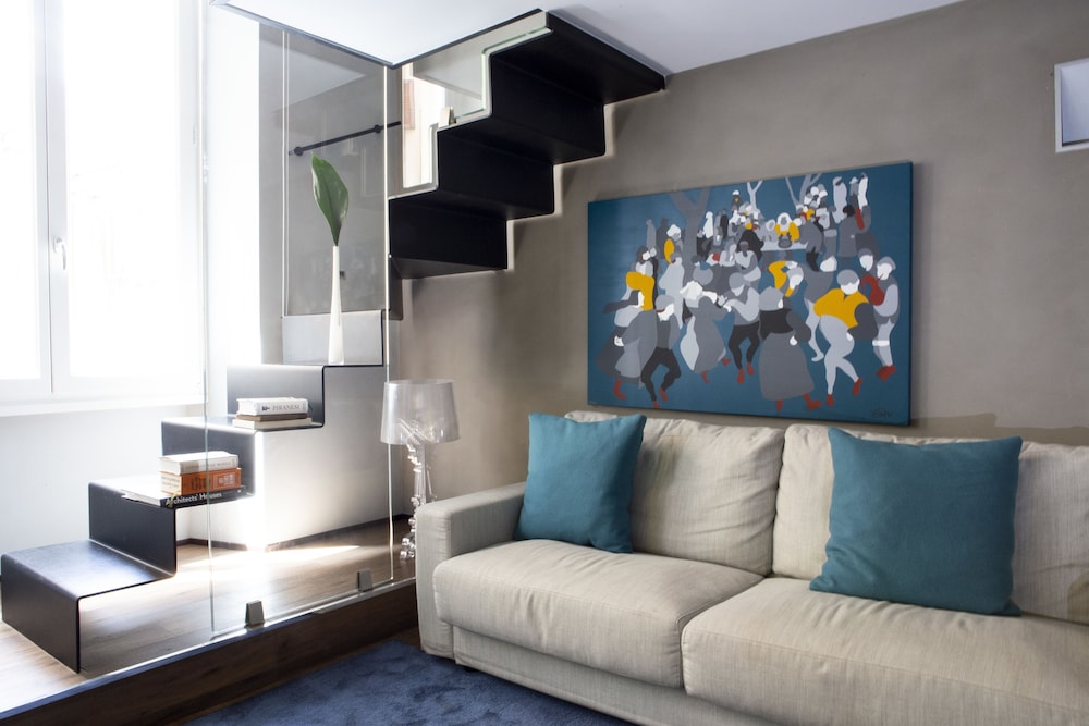 Suite (Split Level) photo 1