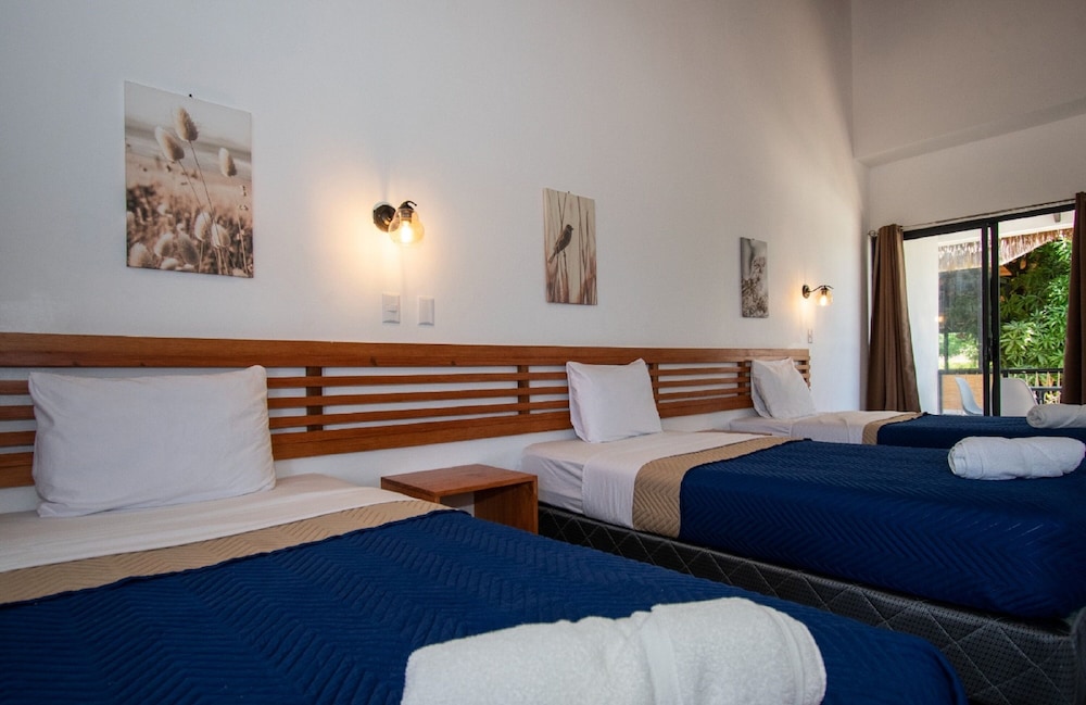 Deluxe Triple Room photo 2