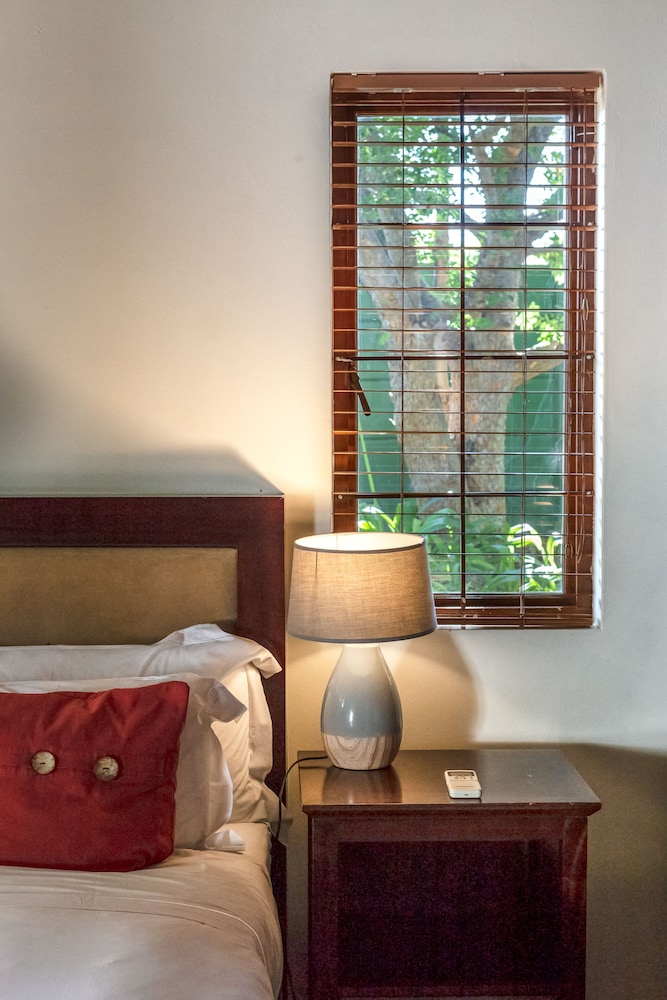 Honeymoon Suite, Multiple Beds - Photo 7