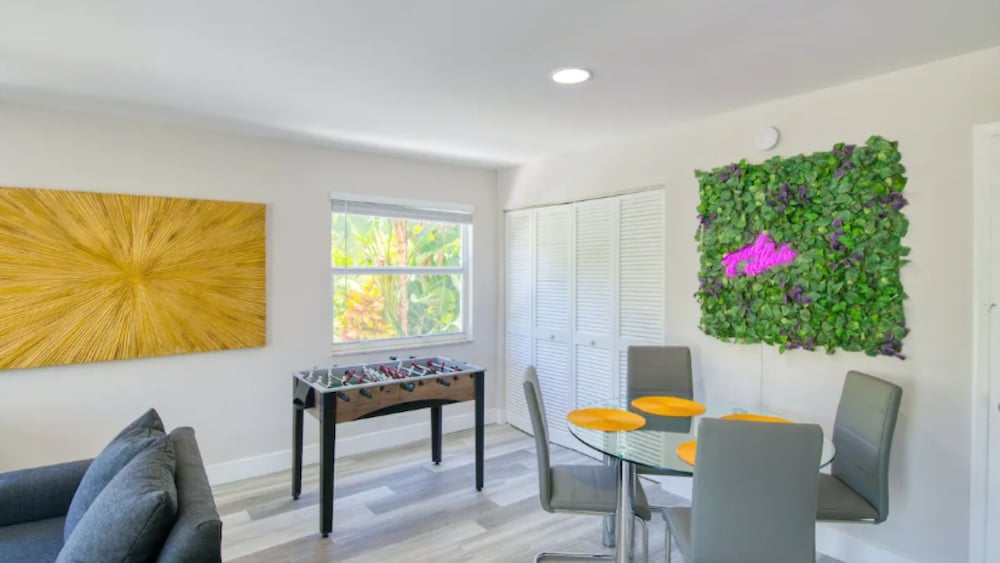 Luxury Condo photo 3
