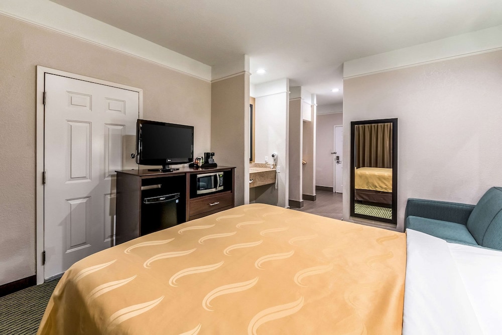 Room, 1 Queen Bed, Accessible, Non Smoking - Photo 4