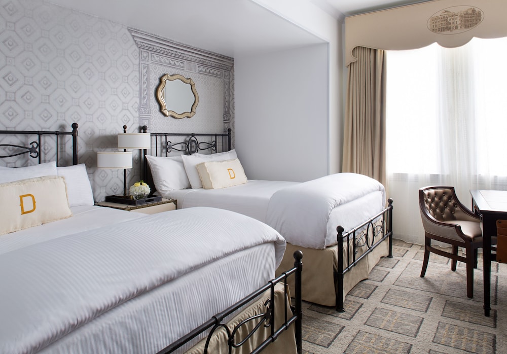 Room, 2 Queen Beds, City View - Photo 2