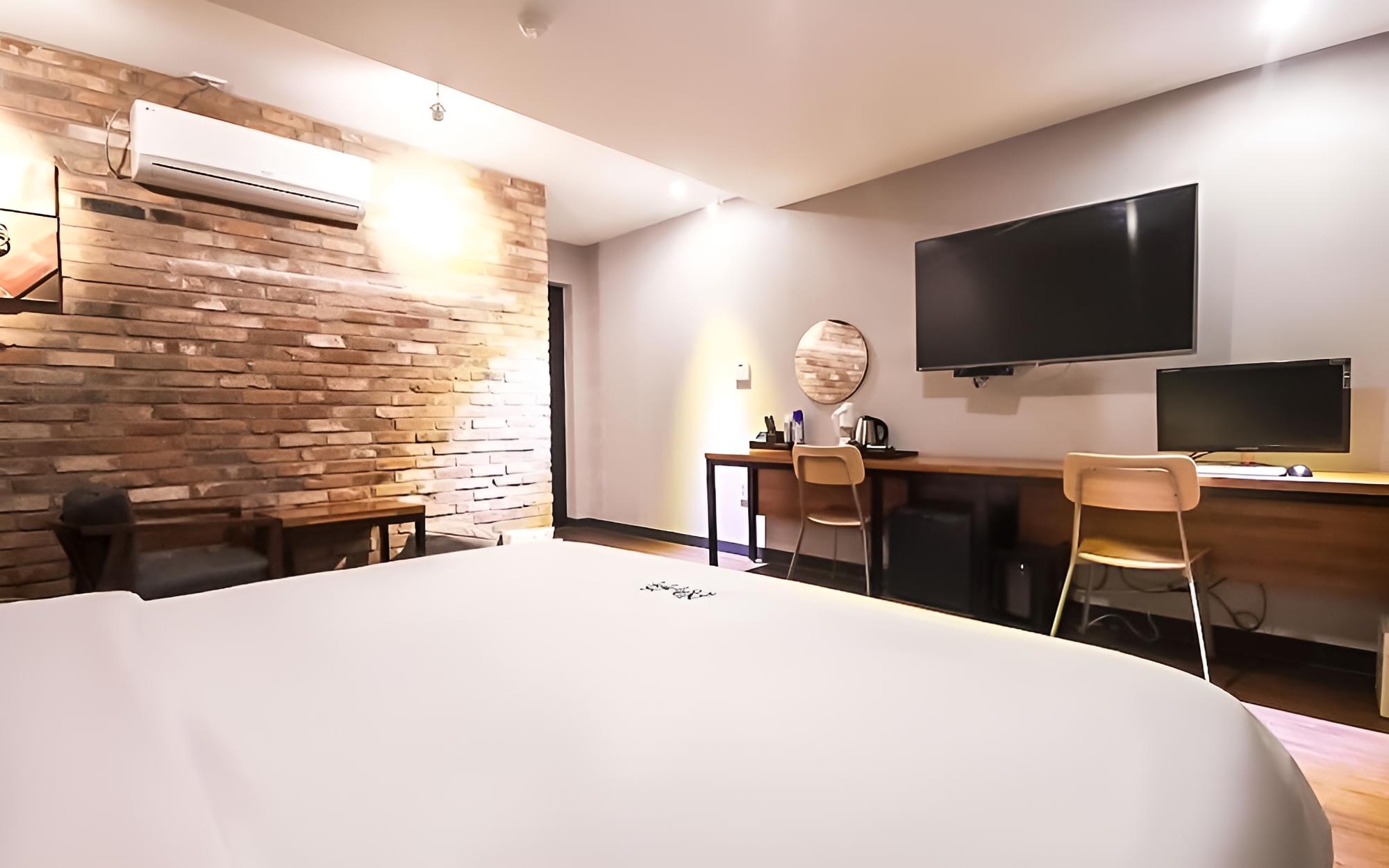 Room (Standard (single PC + Netflix free)) - Photo 14