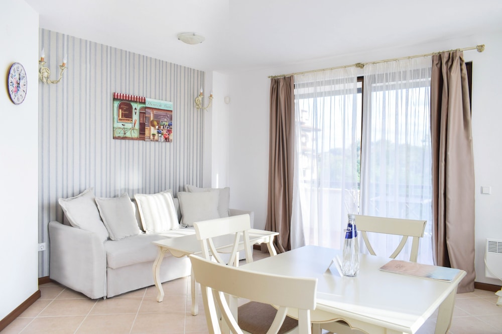 Apartment, 1 Bedroom, Balcony photo 1