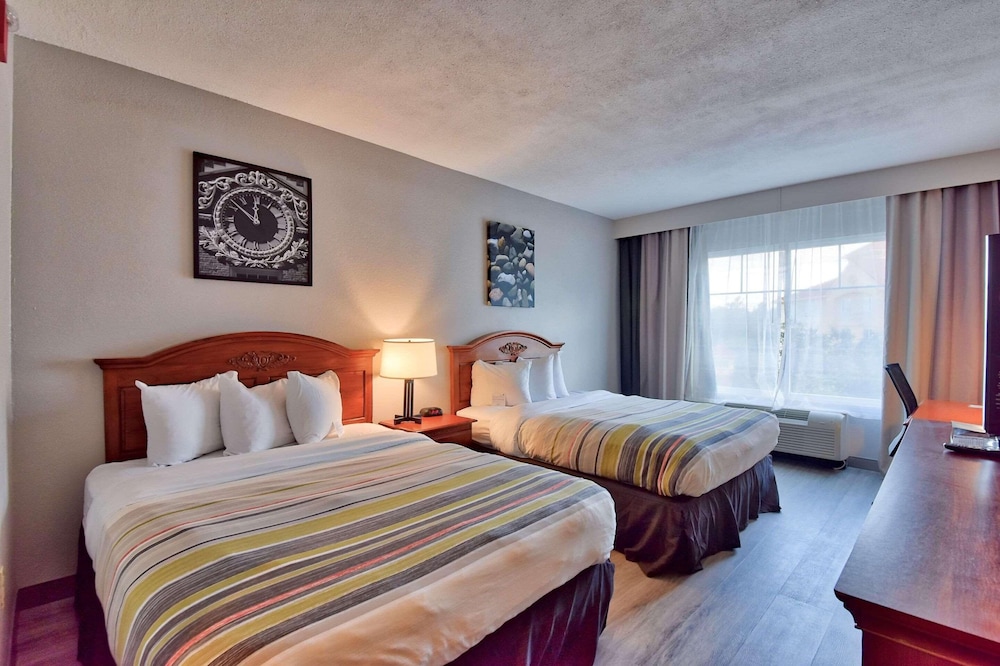 Room, 2 Queen Beds, Non Smoking - Photo 1