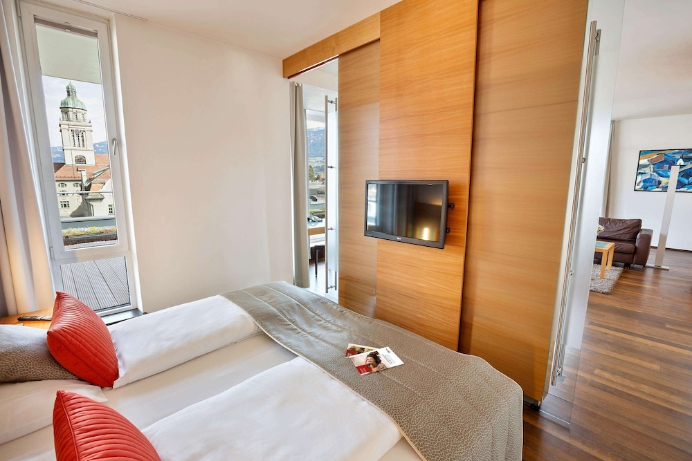 Suite - Photo 9