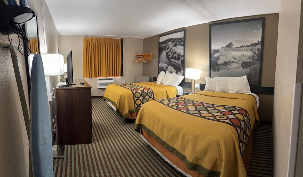 Room, 2 Queen Beds, Mobility Accessible, Non Smoking photo 3