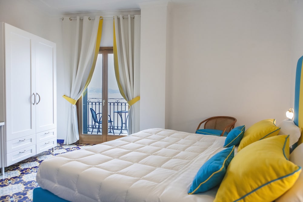 Comfort Double Room, 1 Queen Bed with Sofa bed, Sea View
