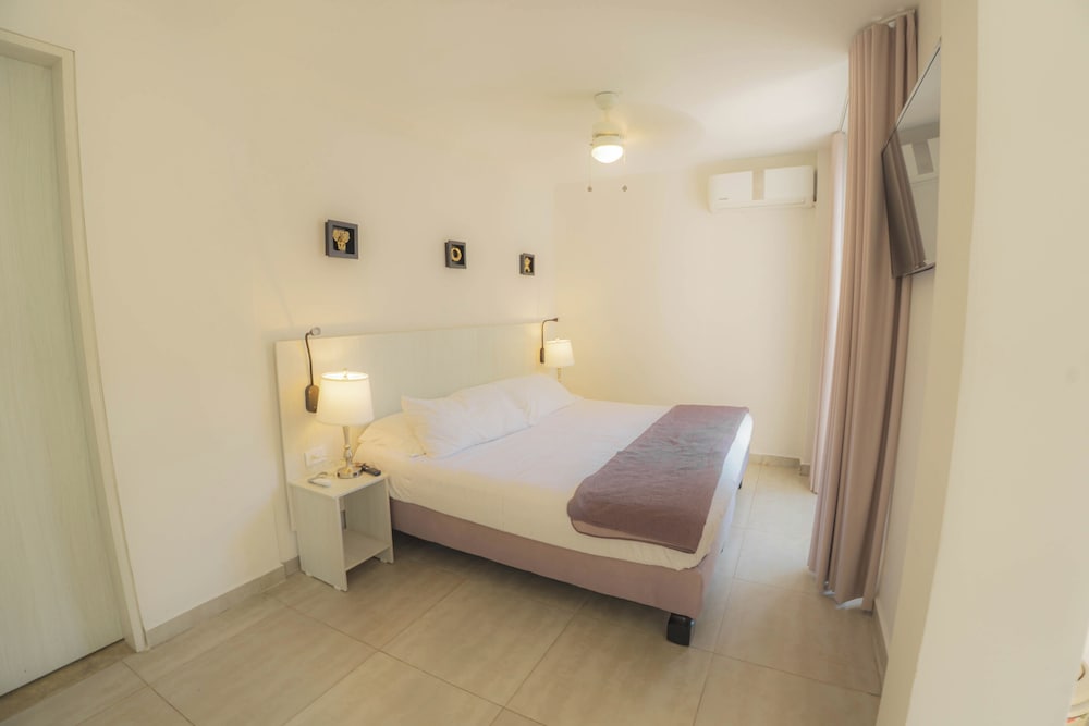 Superior Quadruple Room, Multiple Beds photo 2
