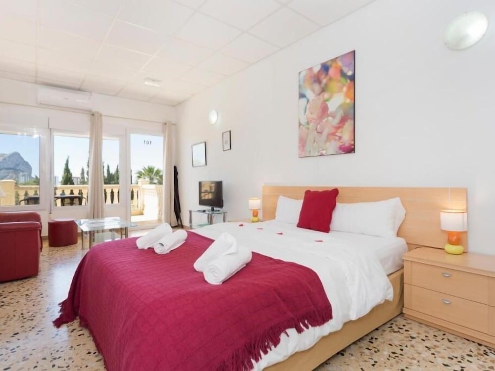 Studio, Ensuite, Partial Sea View ( Studio A2 Persons)