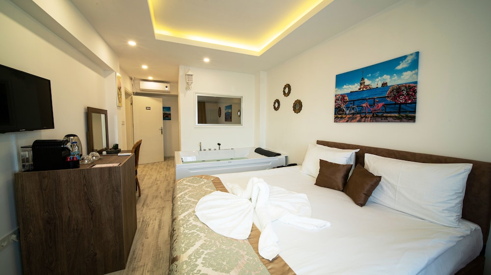 Double Room, Jetted Tub