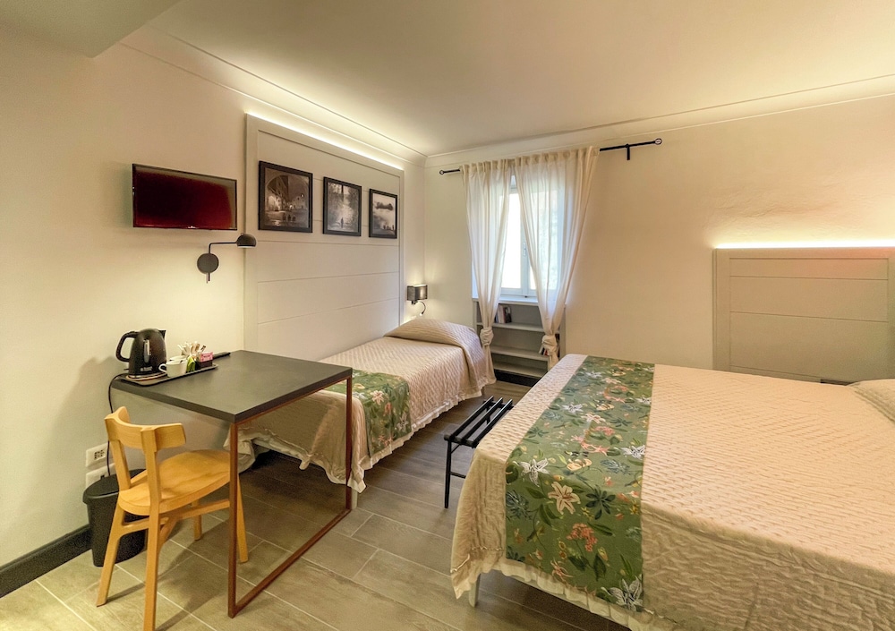 Comfort Triple Room, City View photo 2