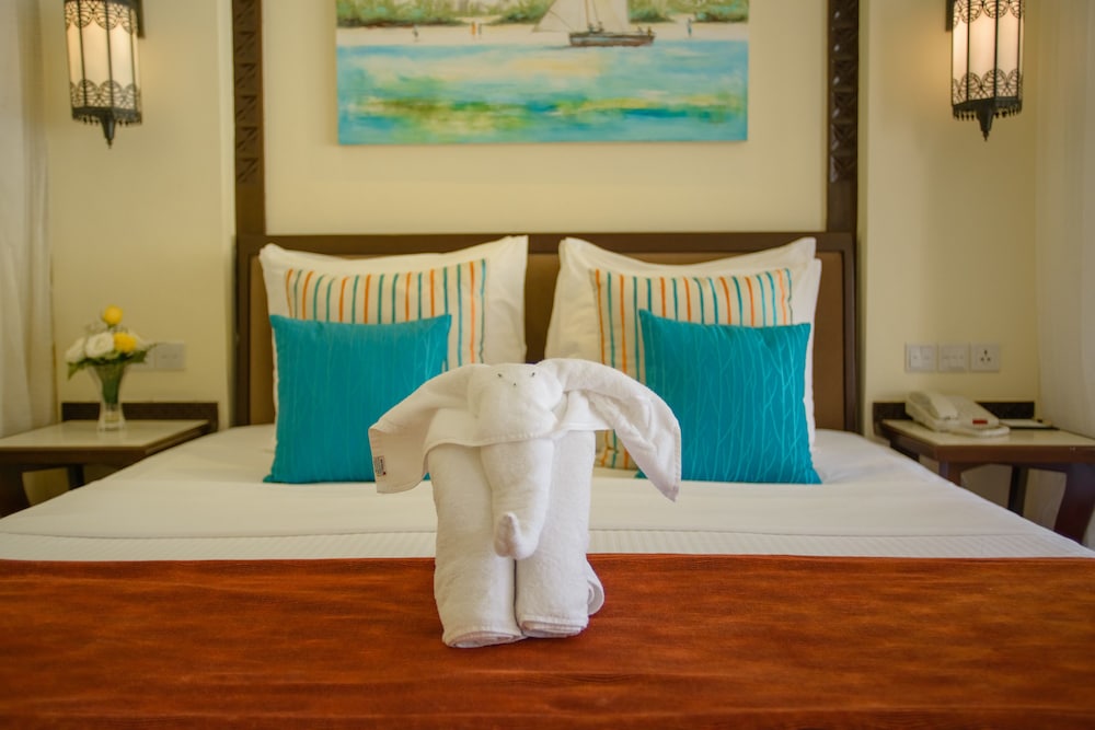 Pool Facing  Room - Photo 2