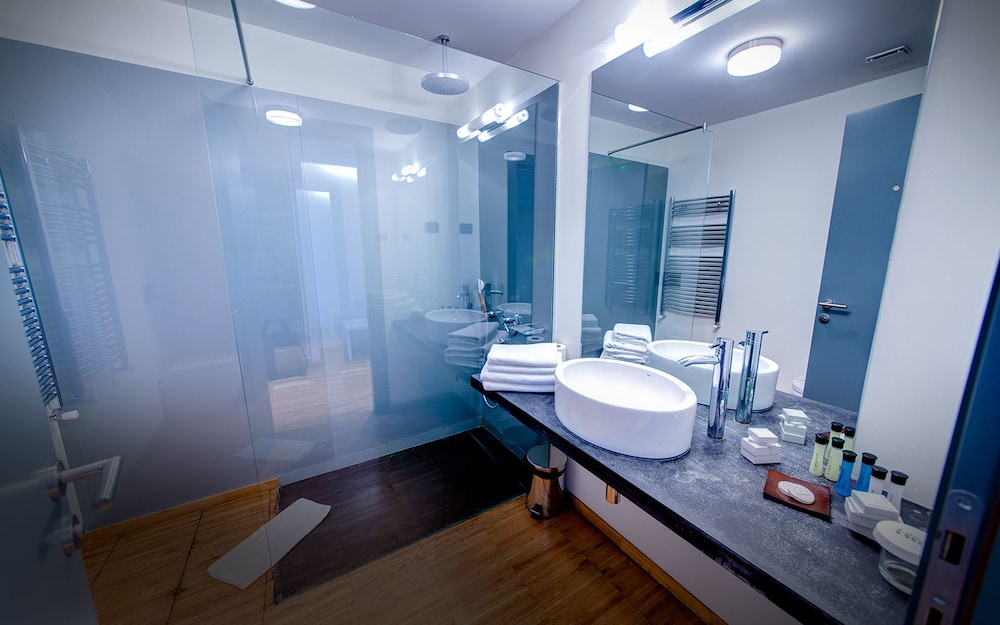 Standard Double or Twin Room - Photo 2