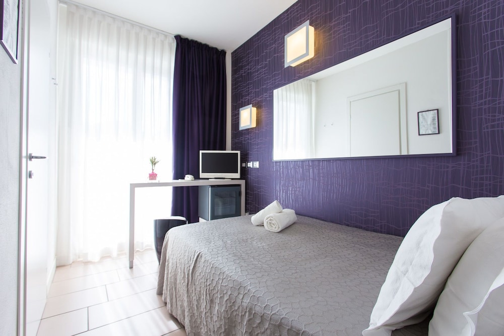 Single Room photo 3