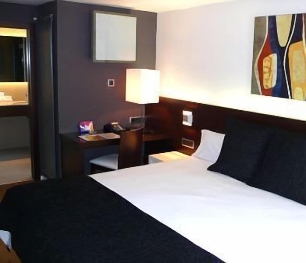 Junior Suite (Quadruple room 3 adults and 1 child) photo 1