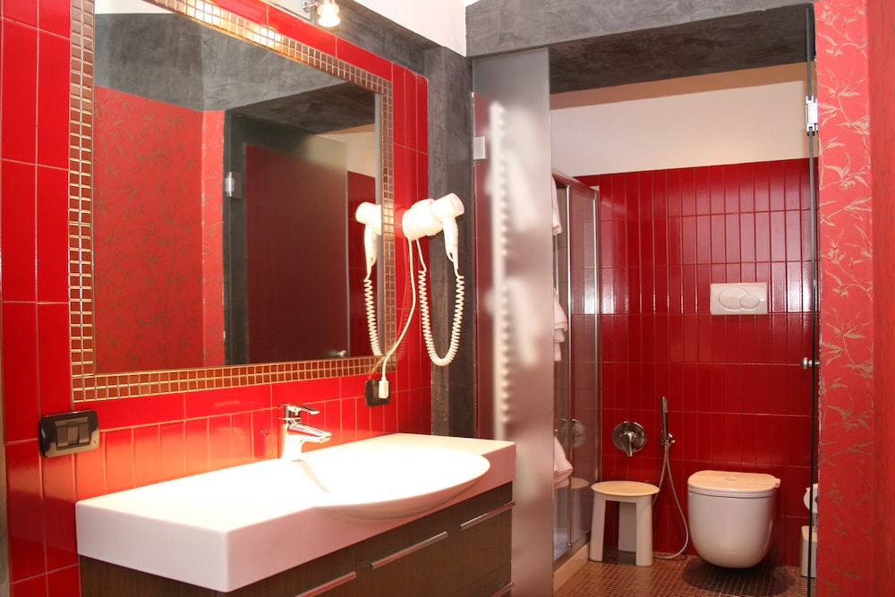 Standard Double Room - Photo 17
