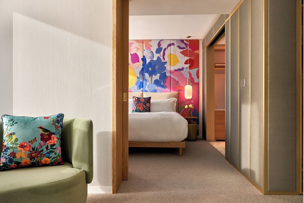 Suite, 1 King Bed (Mayfair)