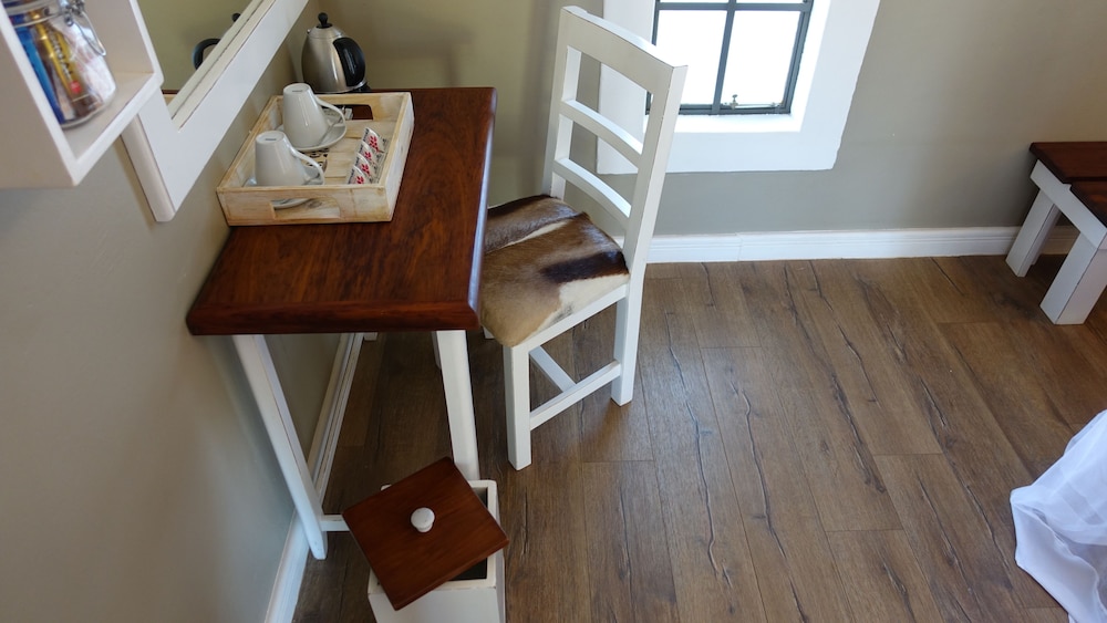 Standard Twin Room - Photo 13