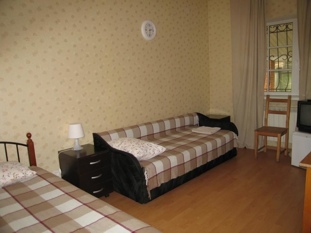Economy Double or Twin Room, Shared Bathroom photo 2