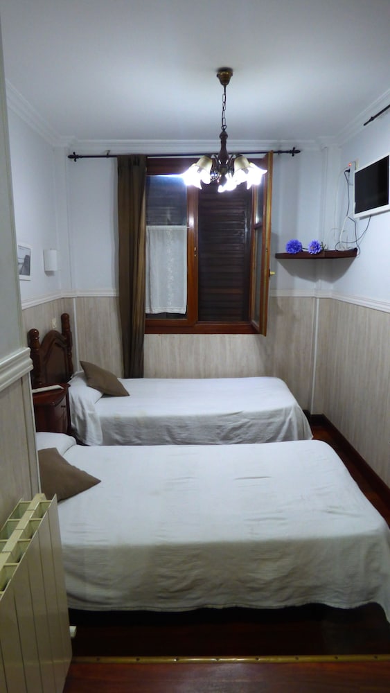 Double or Twin Room, Private Bathroom photo 2