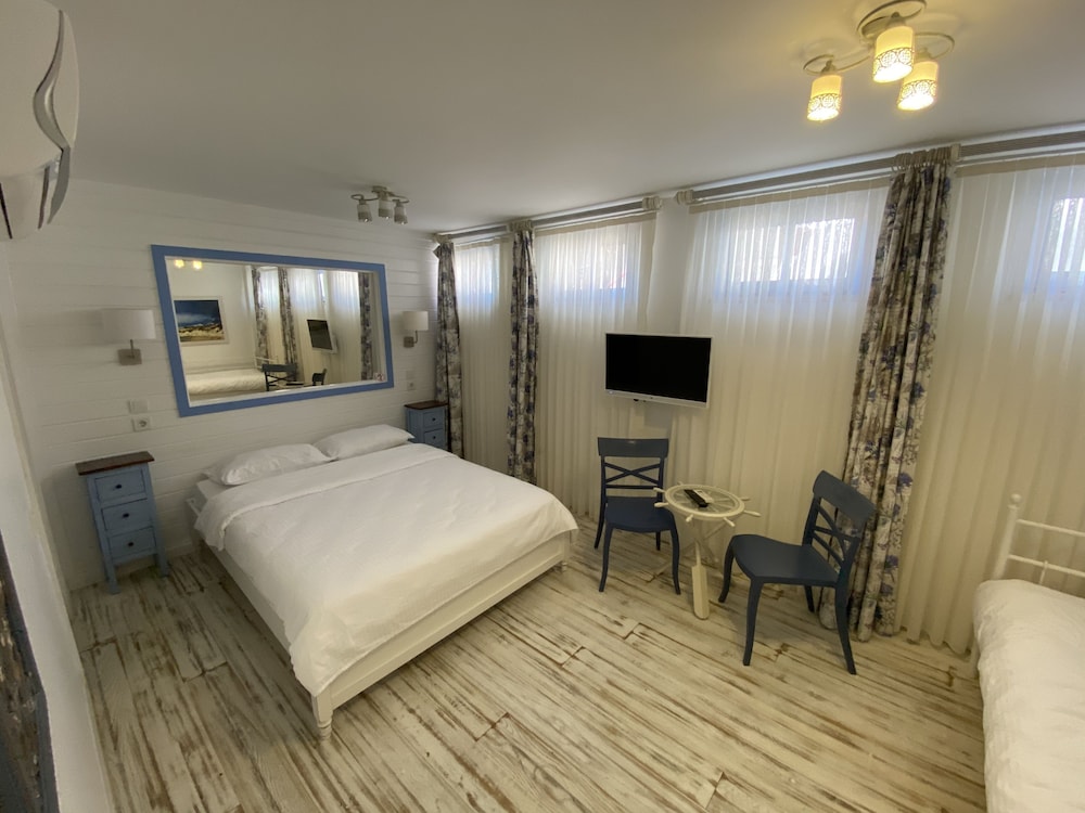Economy Double Room(Basement) photo 1