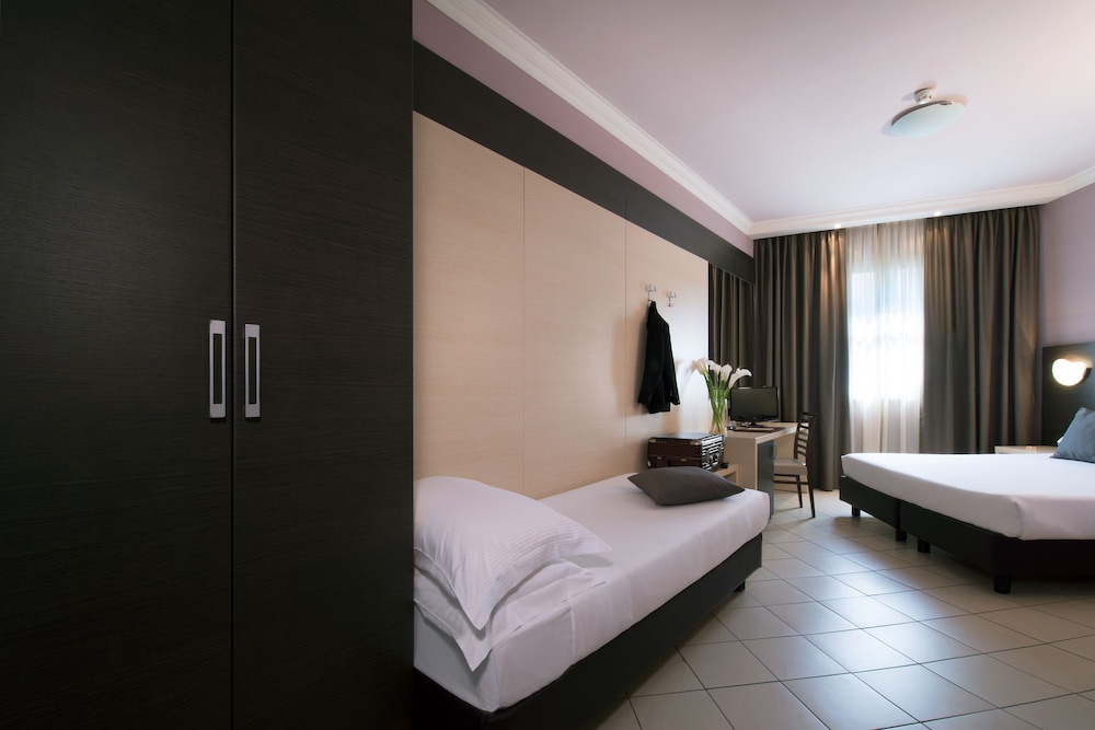 Classic Triple Room - Photo 2