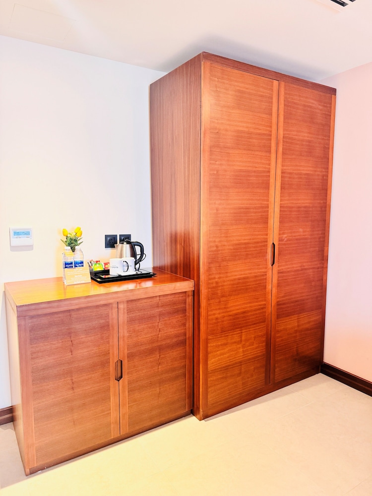 Standard Room, Multiple Beds - Photo 23