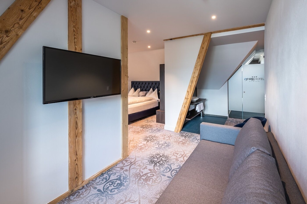 Junior Suite, City View (Design) photo 2