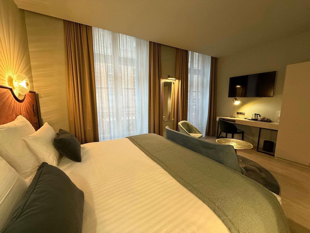 Superior Room, 1 King Bed - Photo 4