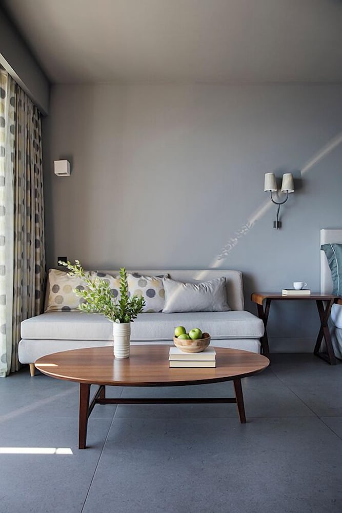 Deep Blue Bungalow Suite, Waterfront thumbnail 5