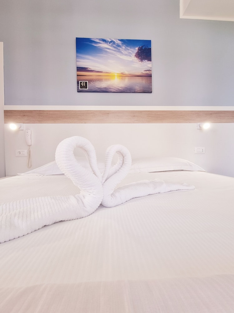 Superior Room, Balcony, Bay View - Photo 4