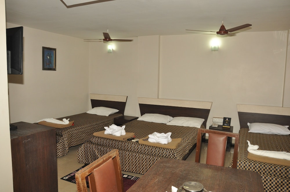 Family Room - Photo 3