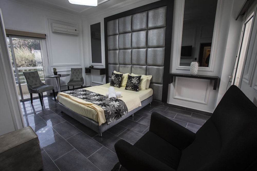Basic Double Room, 1 Queen Bed, Sea View photo 2