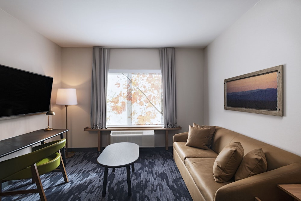 Room, 1 King Bed (Hearing Accessible) - Photo 1
